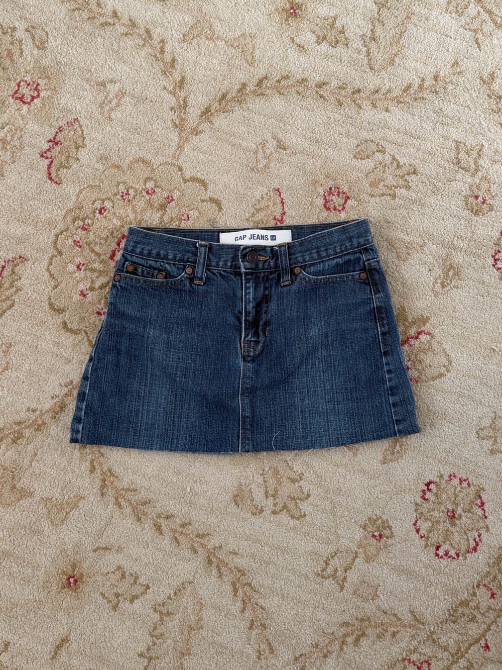 Y2K gap mini skirt